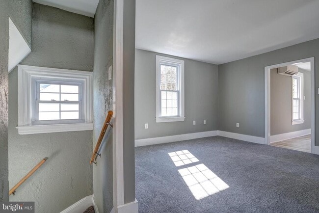 Building Photo - 1817 Meetinghouse Rd