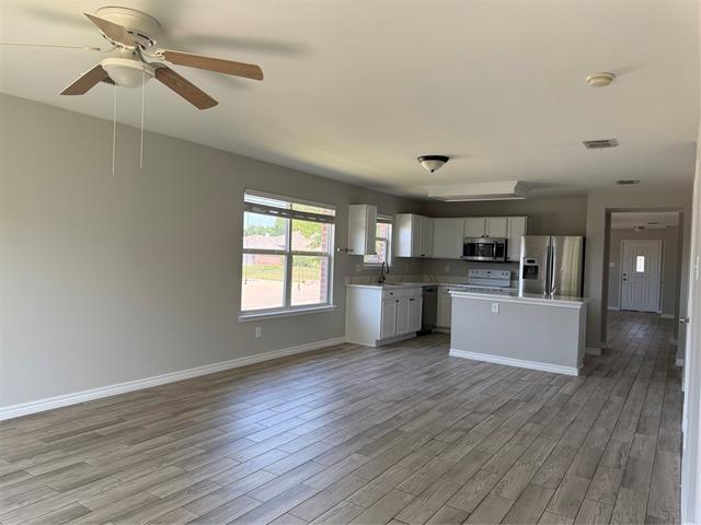 Foto del edificio - 2429 Emerald Ln