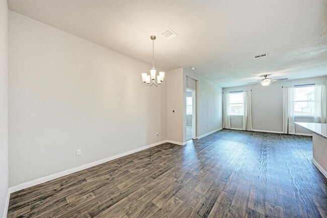 Building Photo - 125 Jubilee Dr