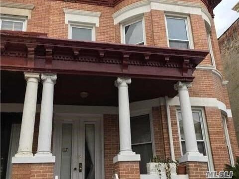 Foto del edificio - 17 Stephens Ct