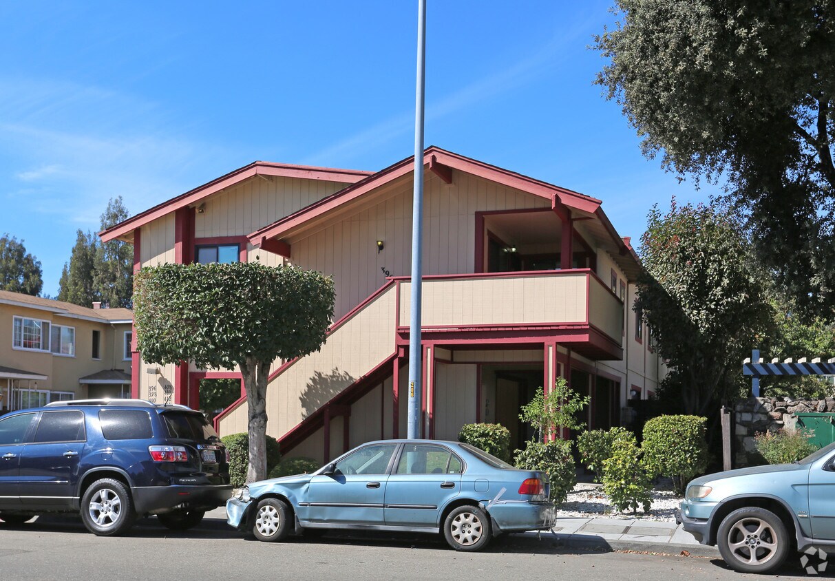 Foto del edificio - 396-420 Chumalia St