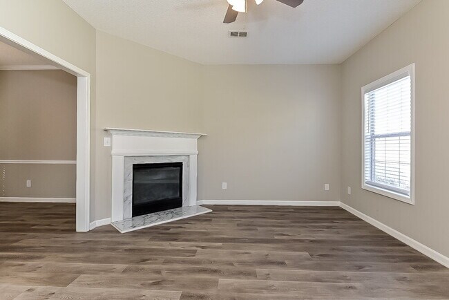 Foto del edificio - 1603 Blossom Dr