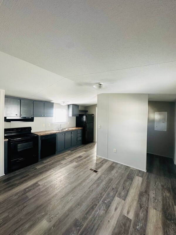 Foto principal - 33230 Walker North Rd
