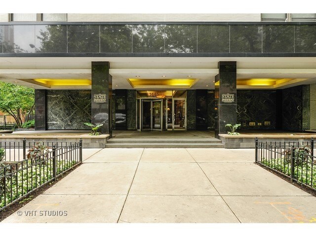 Foto principal - 1445 N State Pkwy