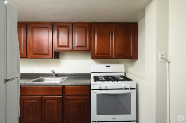 2BR, 1BA Deluxe - 830SF - Penzel Manor Apartments