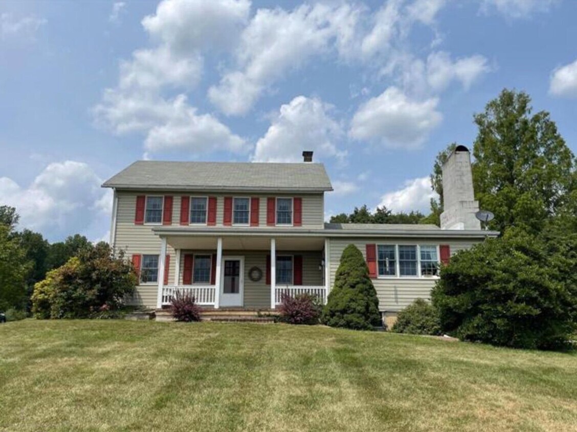 Foto principal - Farmhouse : 4 bed, 2 bath