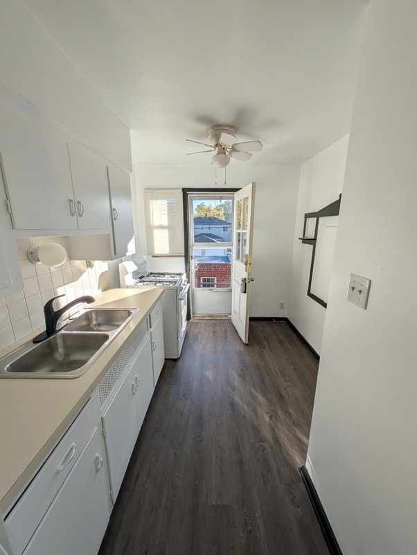 Foto del edificio - 722 Kenwick Rd