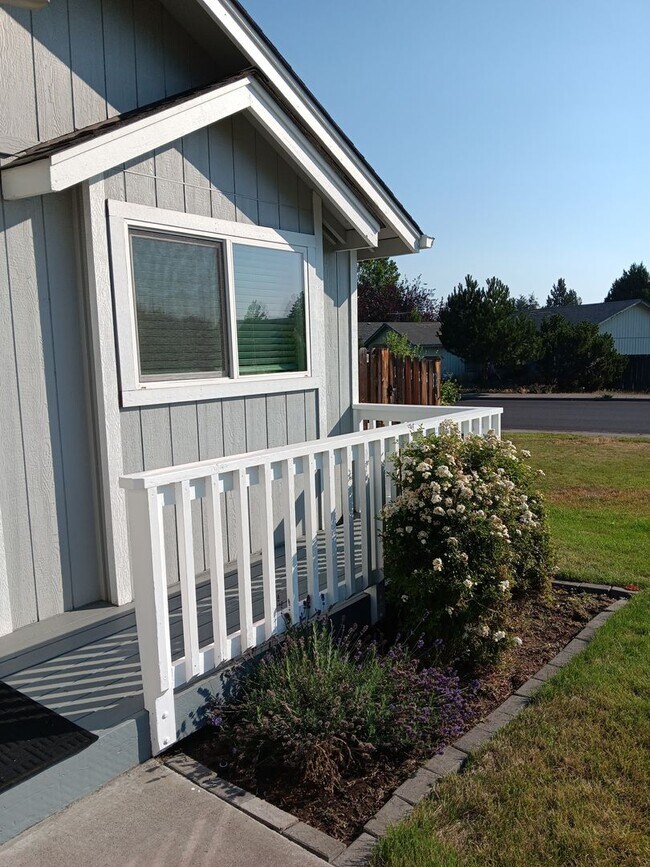 Foto del edificio - Charming Single-Level Home in Bend’s Mountain View Area