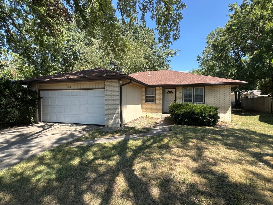 Primary Photo - Nice 3 Bedroom 2 Bathroom home for $1250!