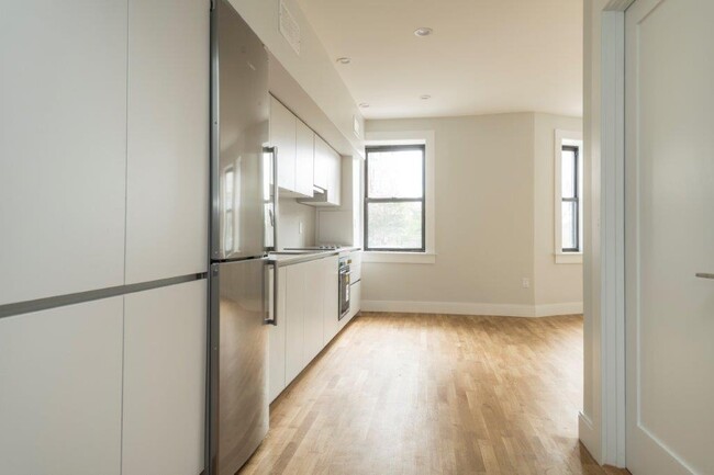 Building Photo - 119 Highland Ave