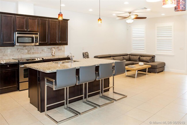 Foto del edificio - 2921 Cascada Isles Dr