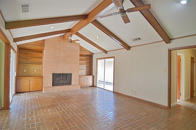 Building Photo - 823 Timber Cove Dr