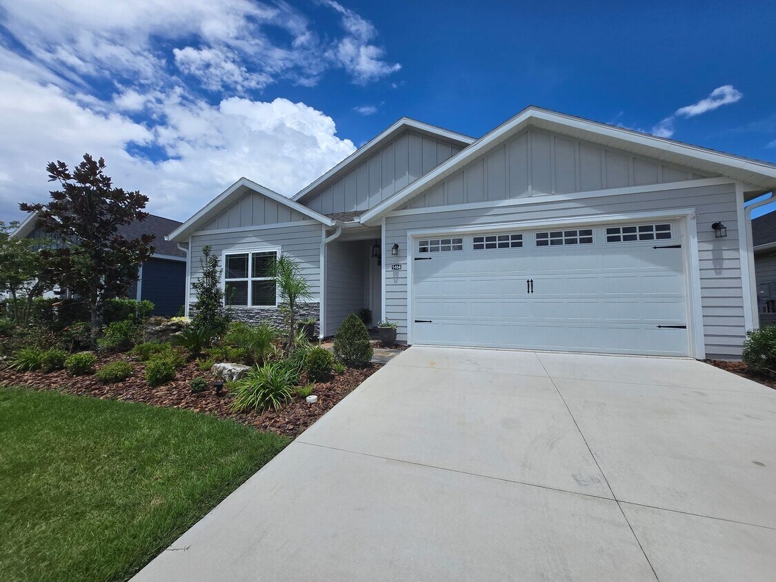 Foto principal - Beautiful 3-Bedroom, 2.5 Bath Home in Desi...