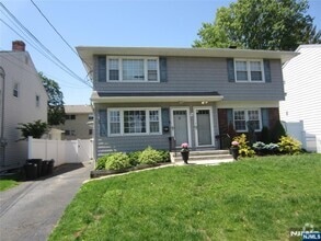 Building Photo - 423 Leonhardt Dr
