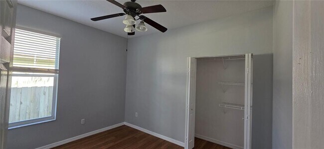 Foto del edificio - 1305 Lakehurst Way