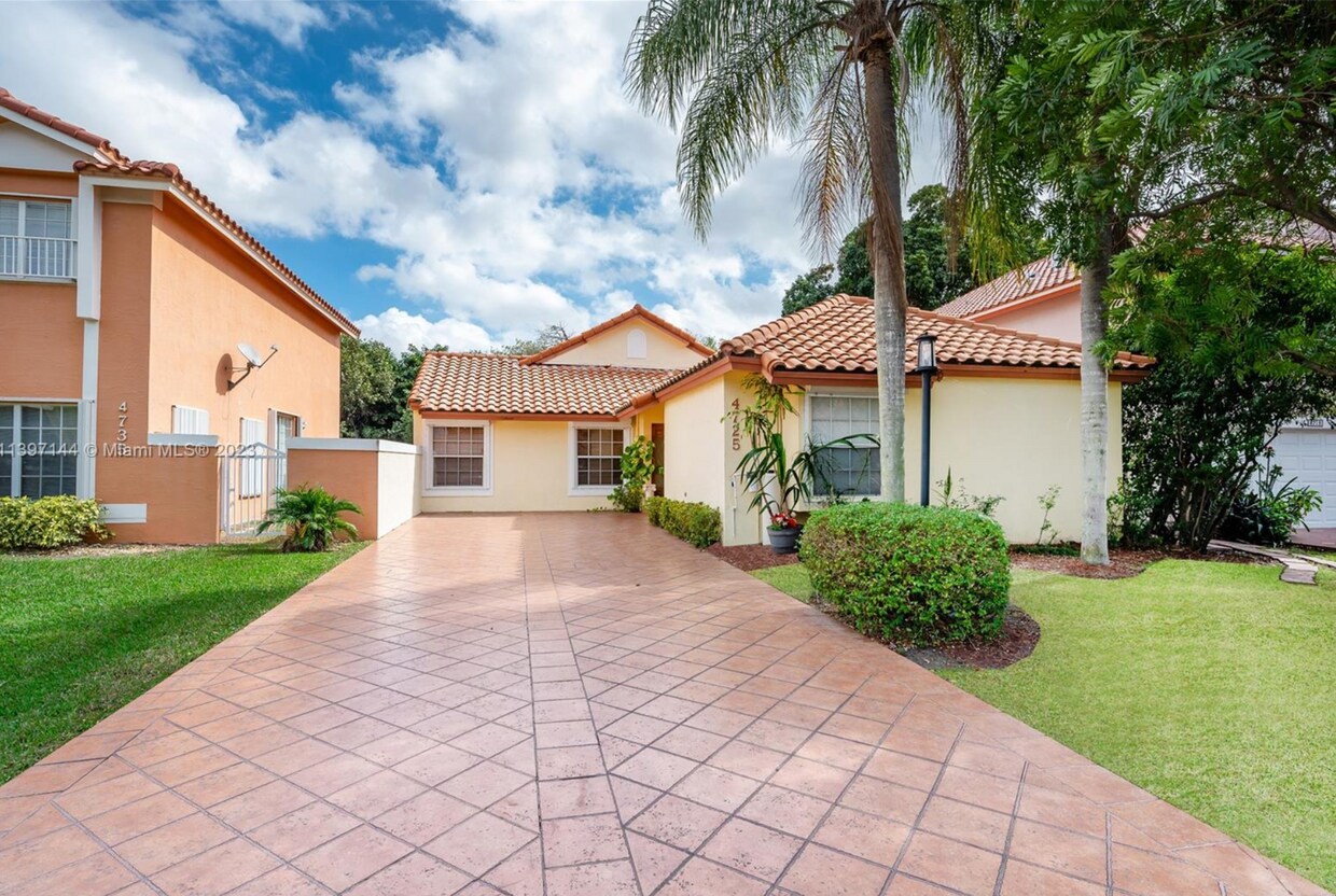 4725 NW 103rd Ct, Doral, FL 33178 House Rental in Doral, FL