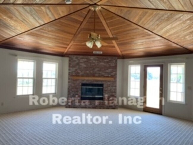 Foto del edificio - 5481 Mendes Ct