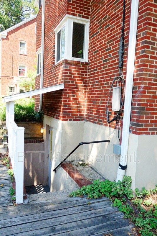 Building Photo - 8400 Greenwood Ave