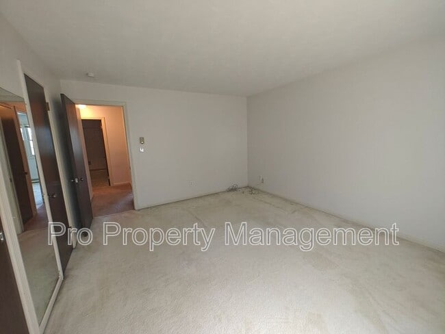 Building Photo - 18 Broadview Terrace