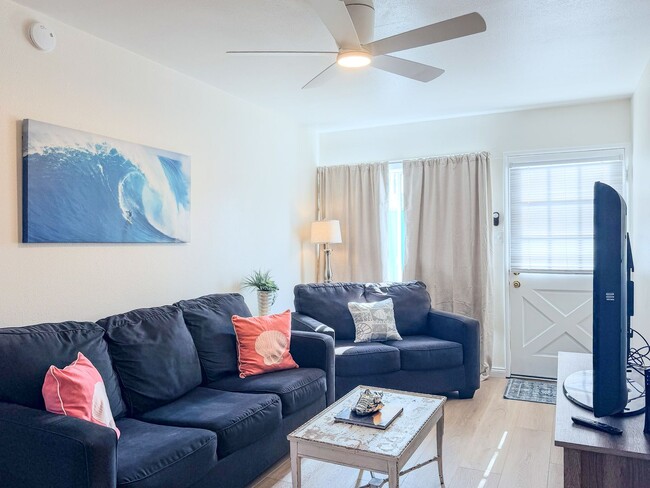 Building Photo - 1015 Bath Ln