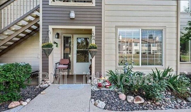 Foto del edificio - 8765 W Berry Ave