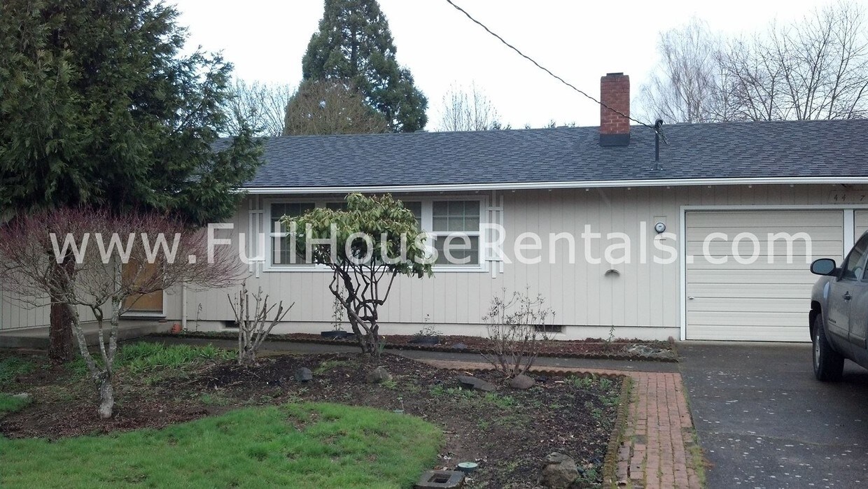 Primary Photo - 4 br, 1.5 bath House - 4467 Knoop Ave.