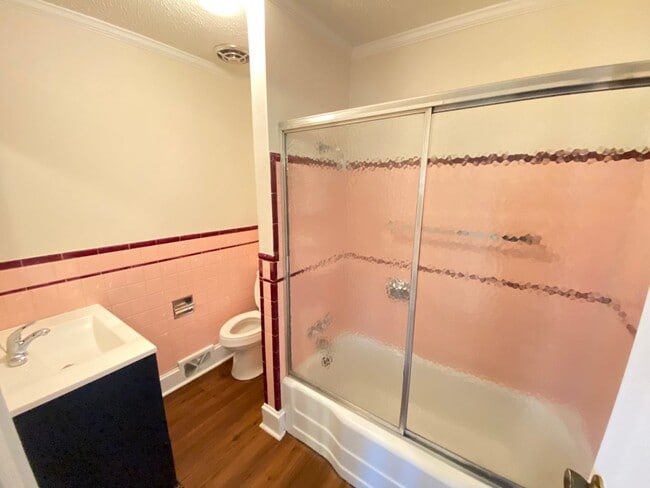 Foto del edificio - 3bd/2ba House on a Corner Lot very close t...