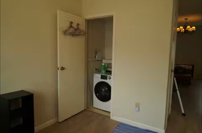 Building Photo - 7575 Cambridge St