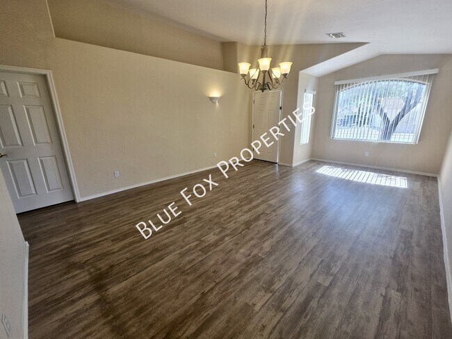 Foto del edificio - 6078 N Panorama Park Dr