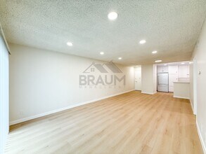 Building Photo - 6039 Whitsett Ave