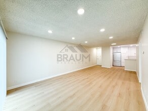 Building Photo - 6039 Whitsett Ave