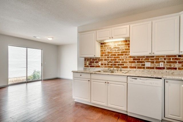 Foto del edificio - 1105 Mockingbird Ln