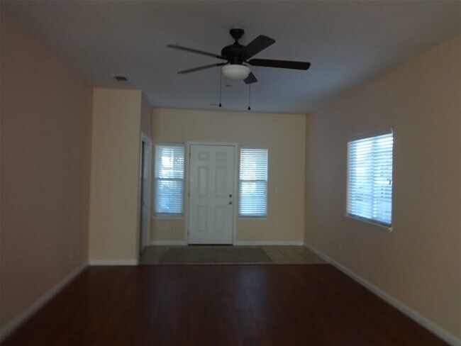 Foto del edificio - 337 Hetherington Cir
