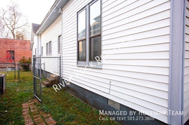 Building Photo - 117 W 15th Street unit A