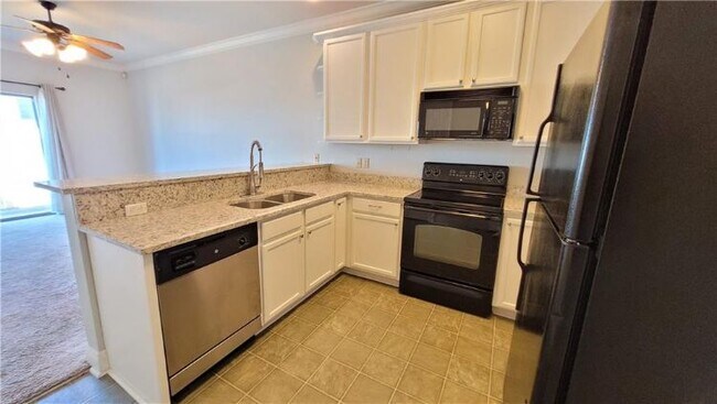 Building Photo - 4512 Pontchartrain Dr