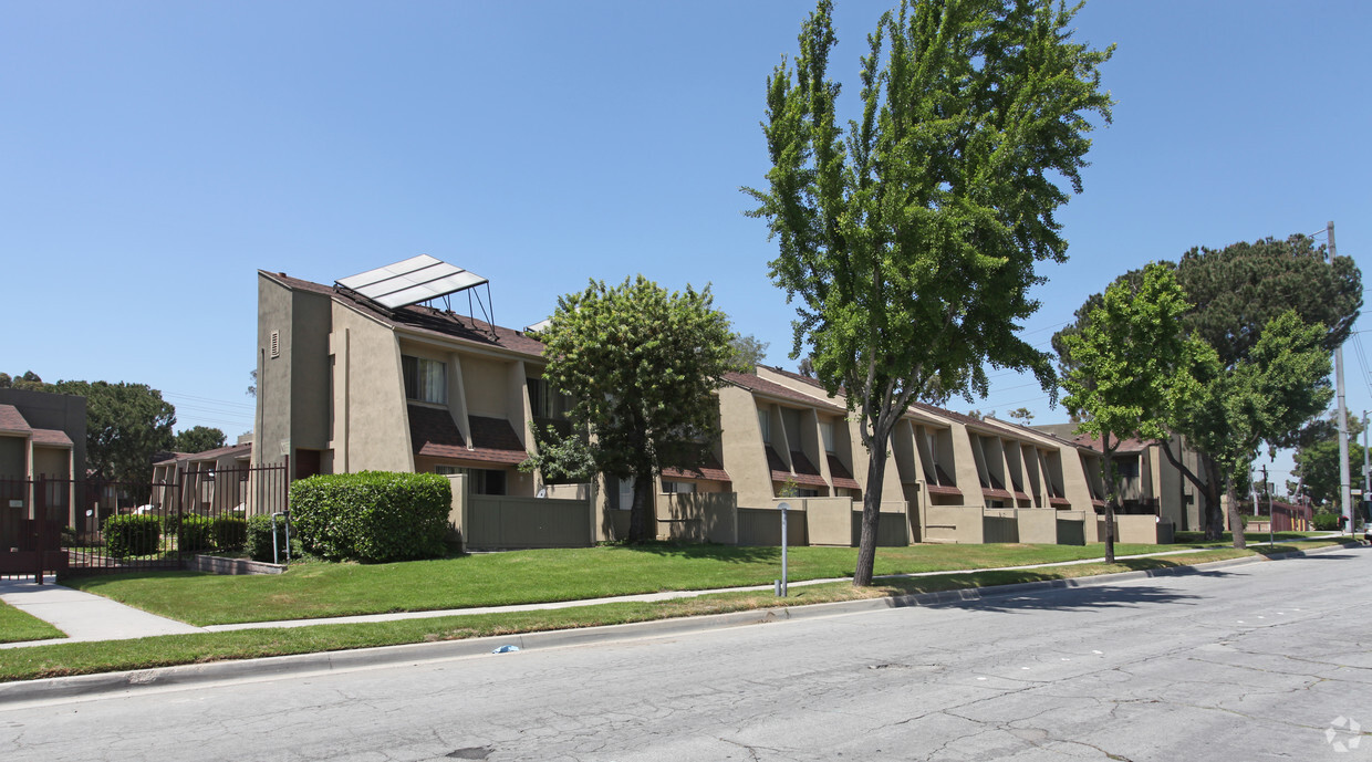 Primary Photo - Pioneer Gardens Apartments