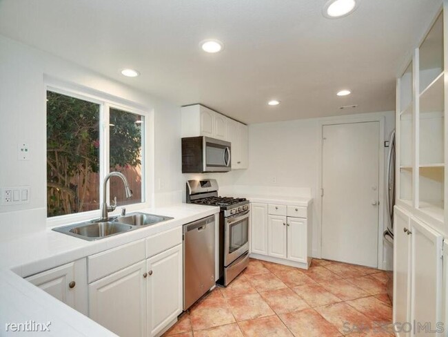 Building Photo - 3 br, 2.5 bath House - 2171 Johnston Rd