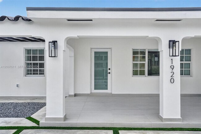 Foto del edificio - 1920 SW 67th Ave