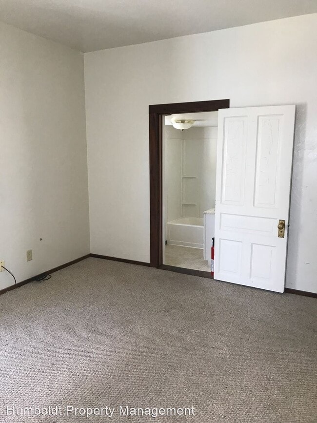Building Photo - 2700 Dolbeer St