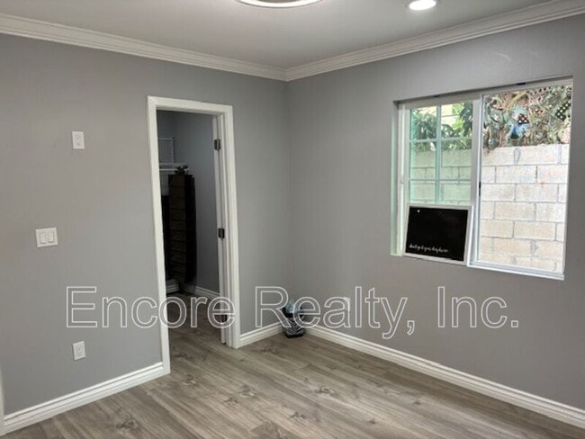 Building Photo - 5505 Blueridge St