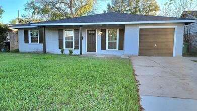 Building Photo - 3819 Heatherbrook Dr