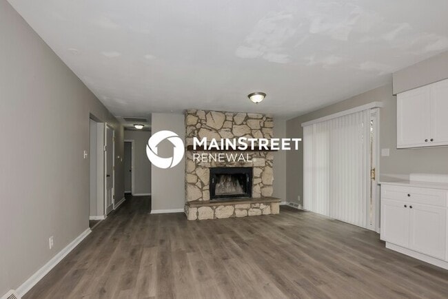 Building Photo - 3 Bedroom Pet-Friendly Home in CRYSTAL CITY, MO with Main Street Renewal