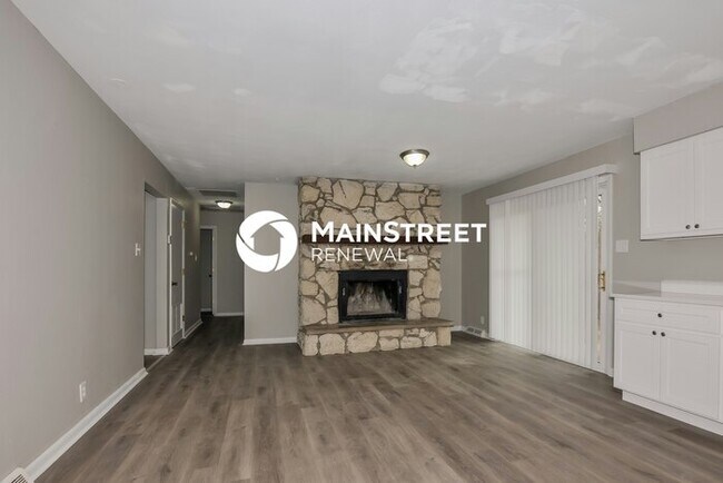 Foto del edificio - 3 Bedroom Pet-Friendly Home in CRYSTAL CITY, MO with Main Street Renewal