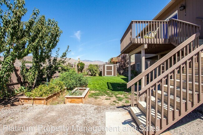 Building Photo - 2 br, 1 bath House - 3950 NE Vista Del Rey...