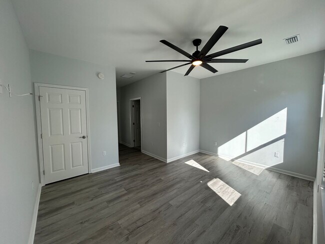 Foto del edificio - 2022 Trimble Rd