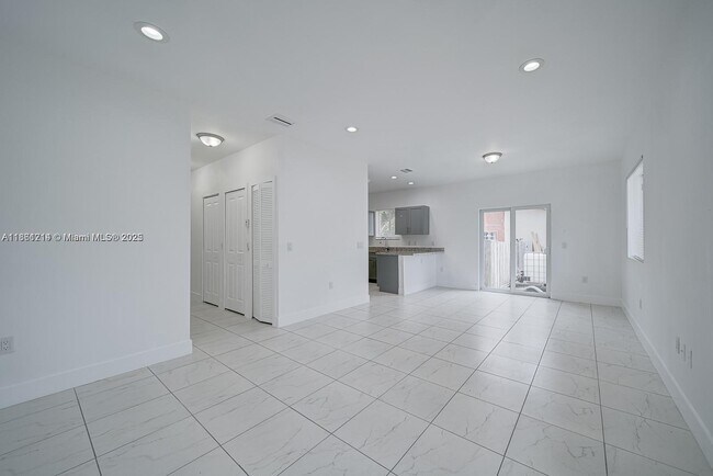 Foto del edificio - 14750 NE 7th Ave