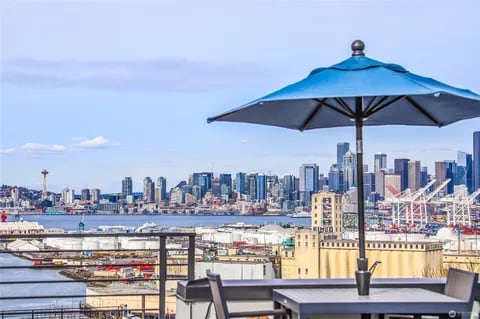 Building Photo - 2064 SW Charlestown St