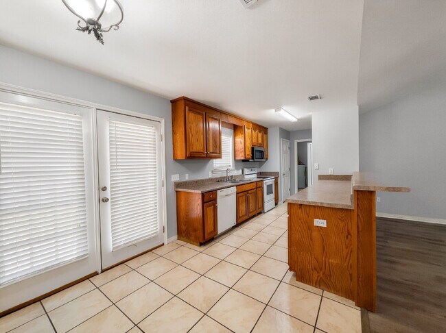 Foto del edificio - "Charming 3-Bedroom Oasis with 2 Baths in the Heart of Fort Walton Beach!"