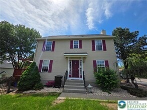 Building Photo - 965 Ramblewood Ln