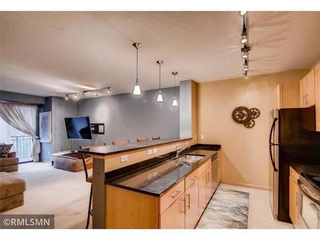 Foto del edificio - 7600 Lyndale Ave S